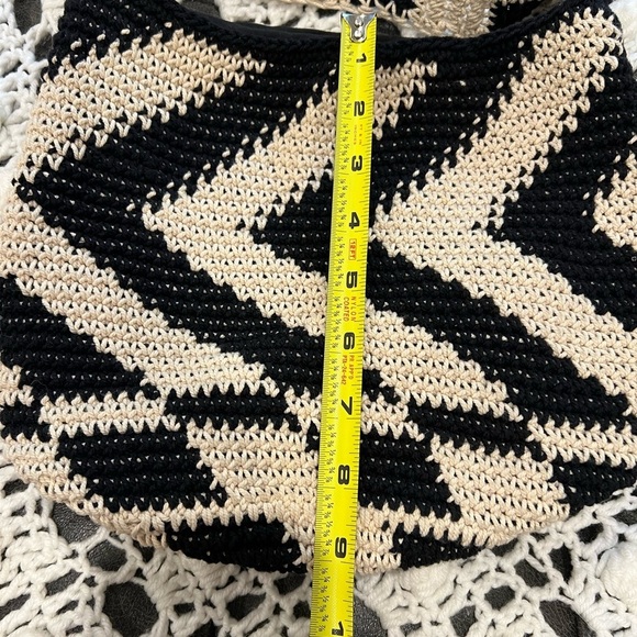 Wild Fable Black and Cream Crochet Shoulder Bag - Picture 4 of 9
